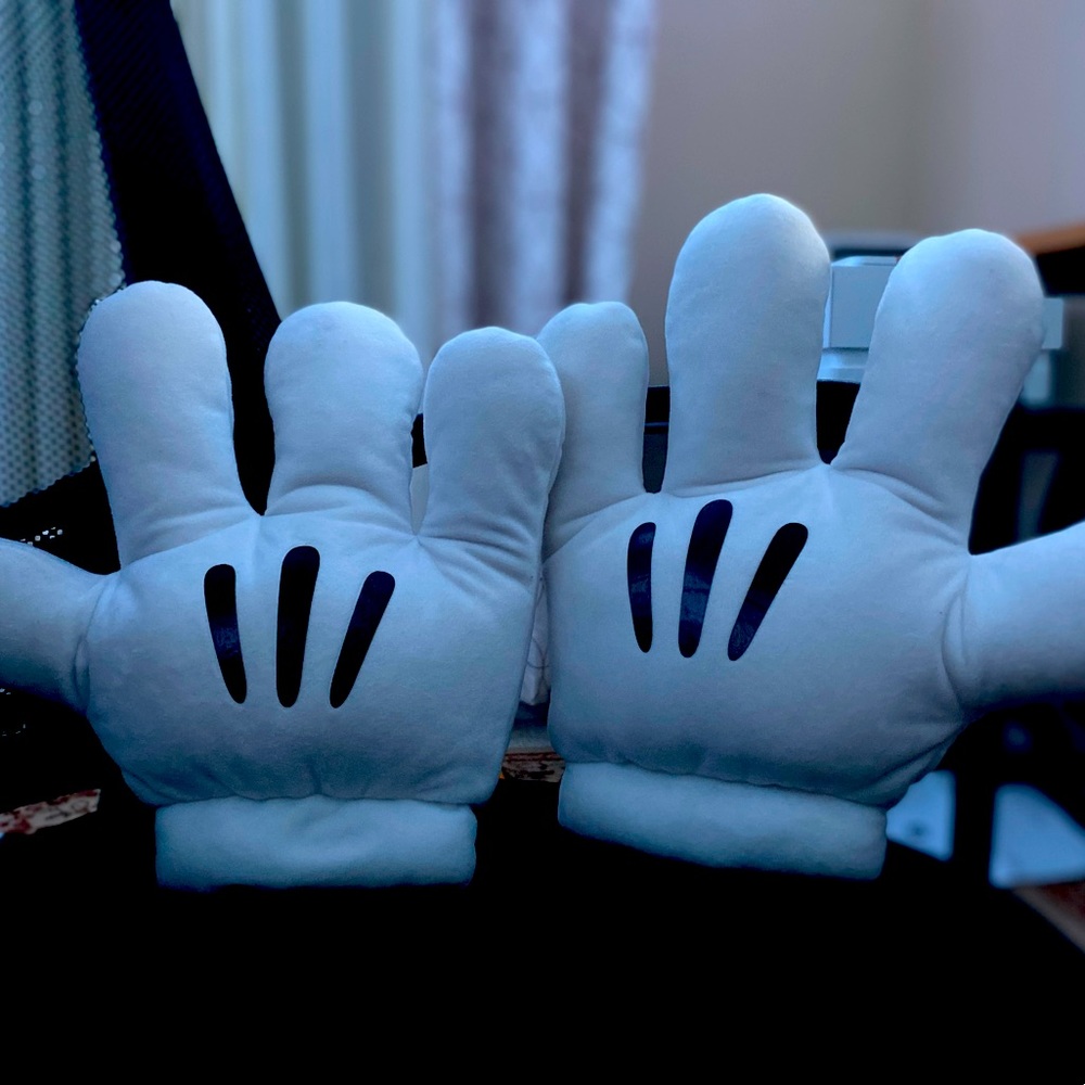 *Authentic* Disney Mickey Mouse hand glove